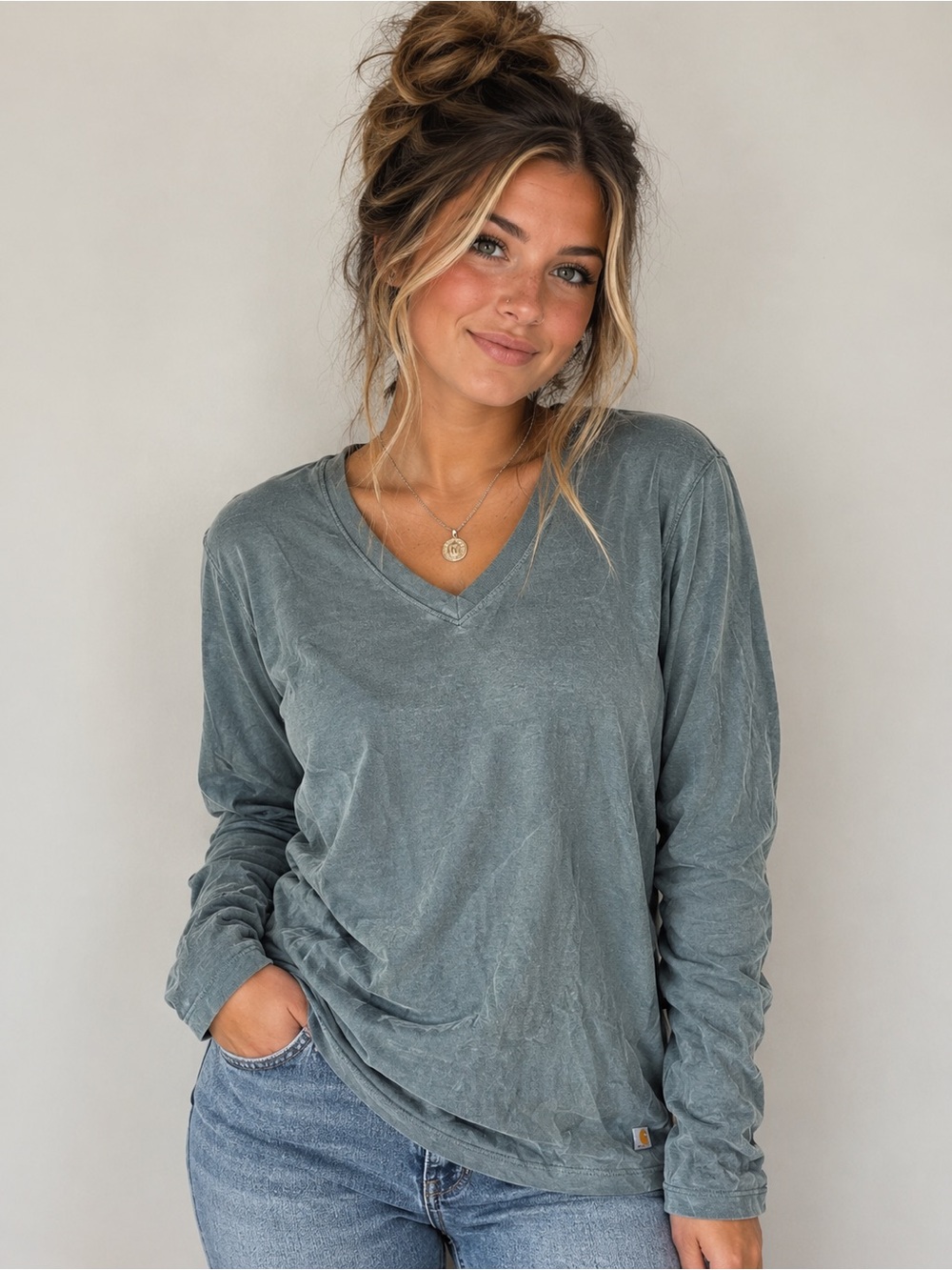 Carhartt Relaxed Fit Long Sleeve V-Neck Shirt Women’s XS Gray Blue